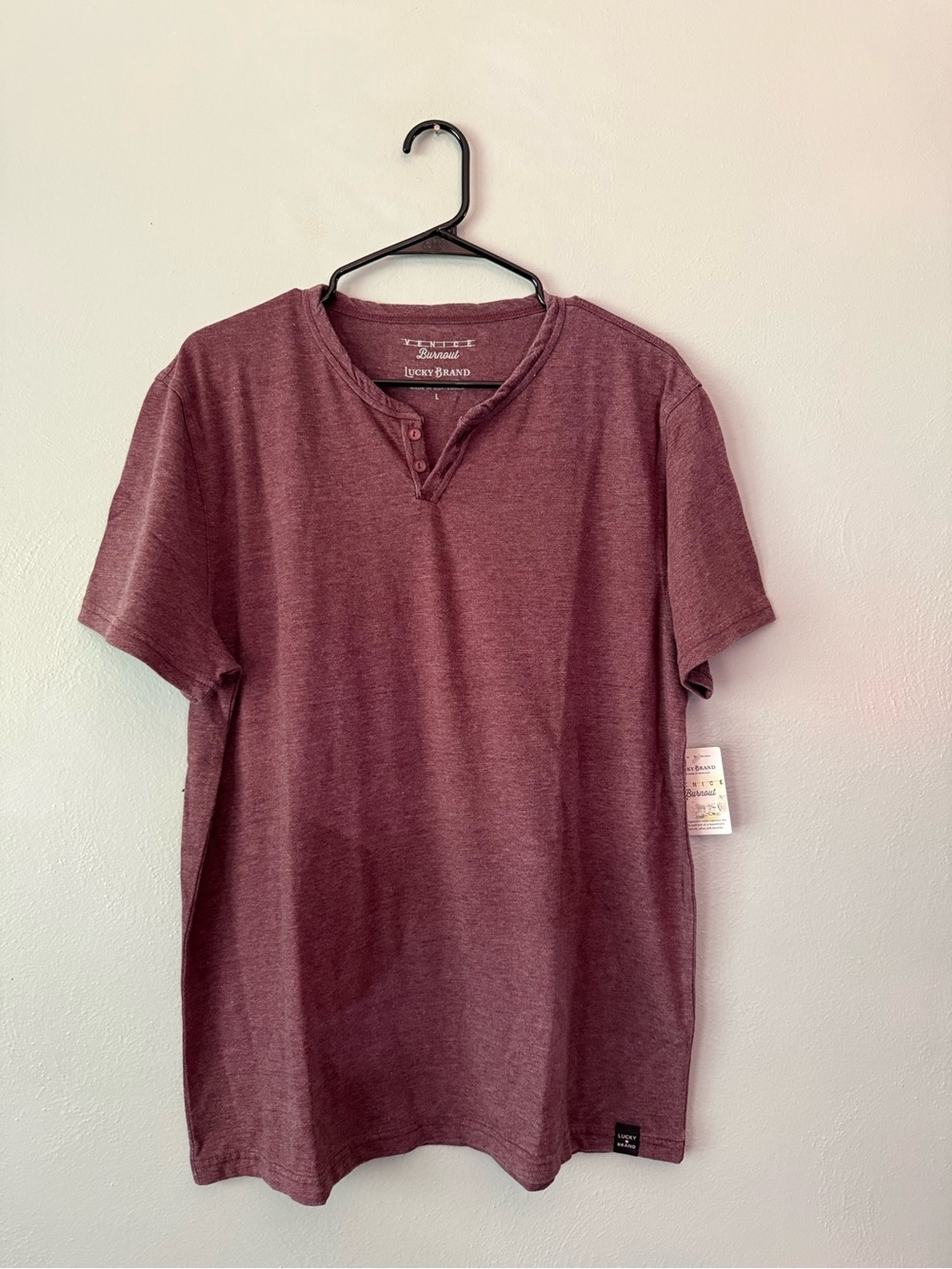 Lucky Brand Short-Sleeve Henley in Maroon